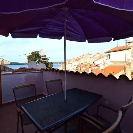 Flora - Family Apartment With Terrace In Centre Of Rovinj Exteriör bild