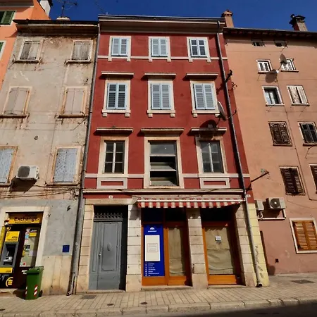 Flora - Family Apartment With Terrace In Centre Of Rovinj Exteriör bild