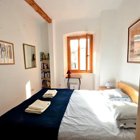 Flora - Family Apartment With Terrace In Centre Of Rovinj Exteriör bild