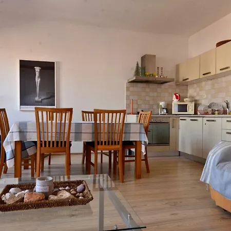 Flora - Family Apartment With Terrace In Centre Of Rovinj Exteriör bild