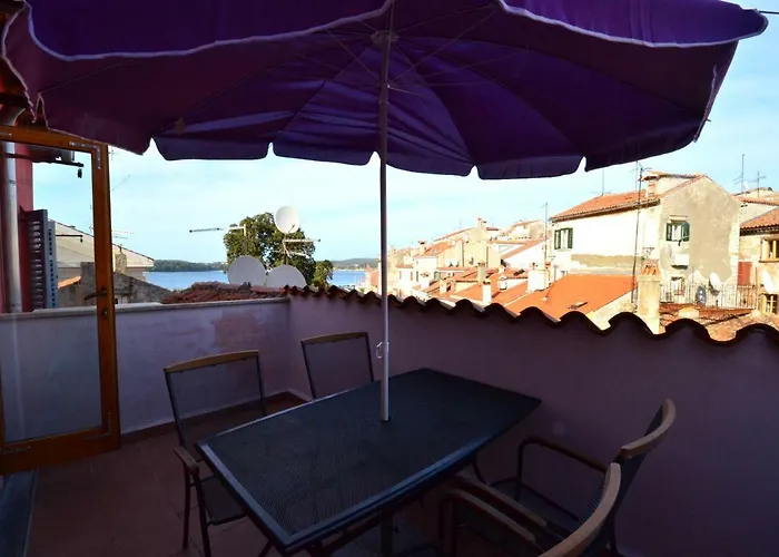 Flora - Family Apartment With Terrace In Centre Of Rovinj