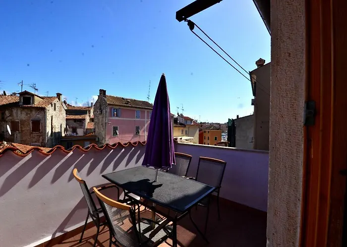Flora - Family Apartment With Terrace In Centre Of Rovinj