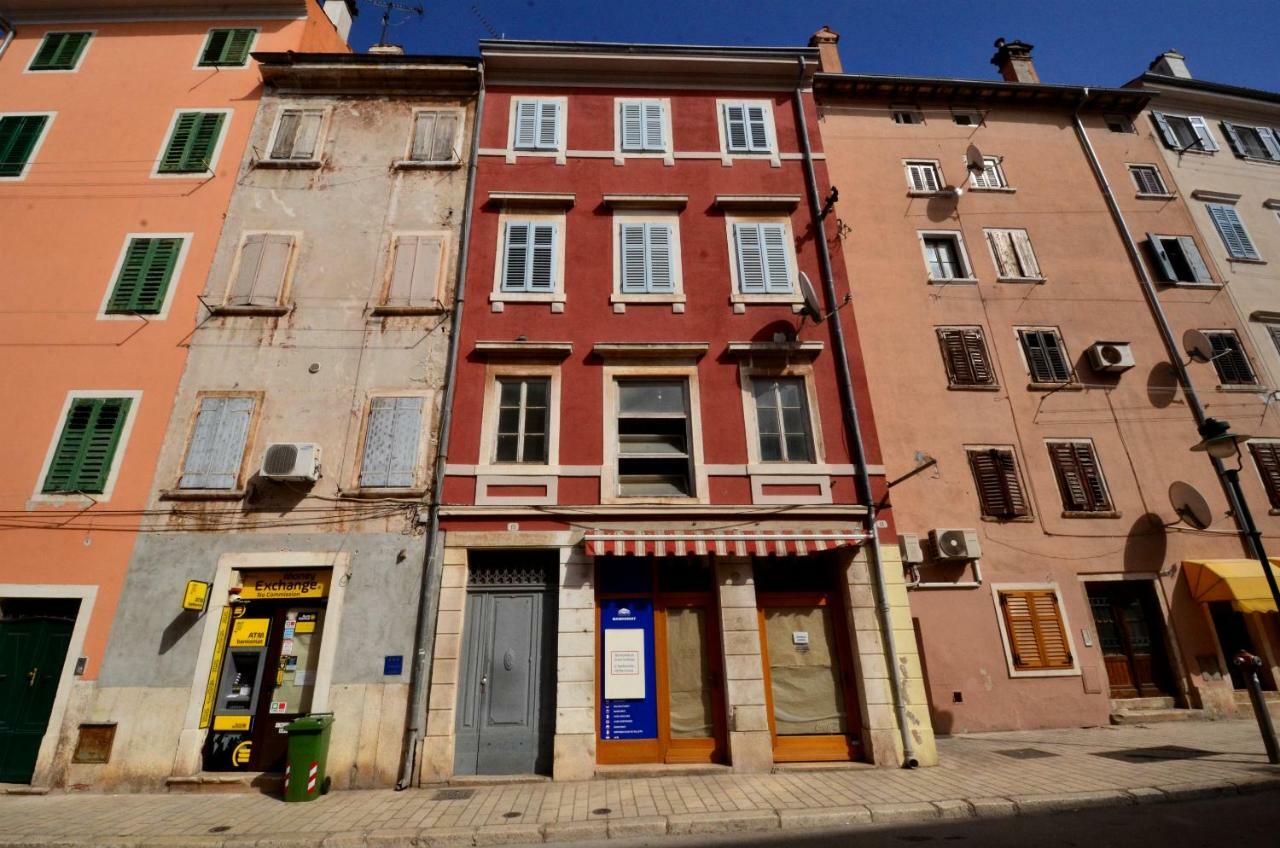 Flora - Family With Terrace In Centre Of Rovigno