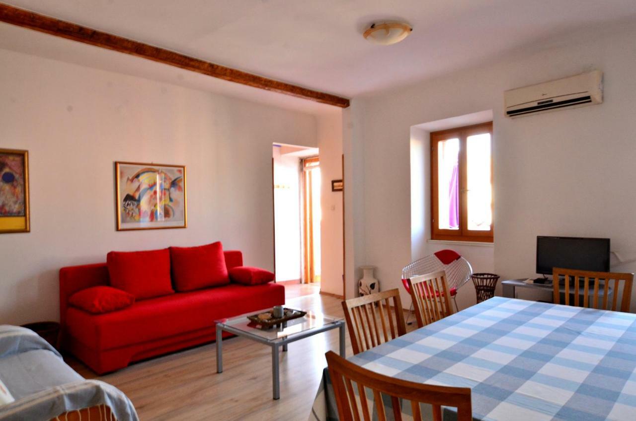 Appartamento Flora - Family With Terrace In Centre Of Rovigno